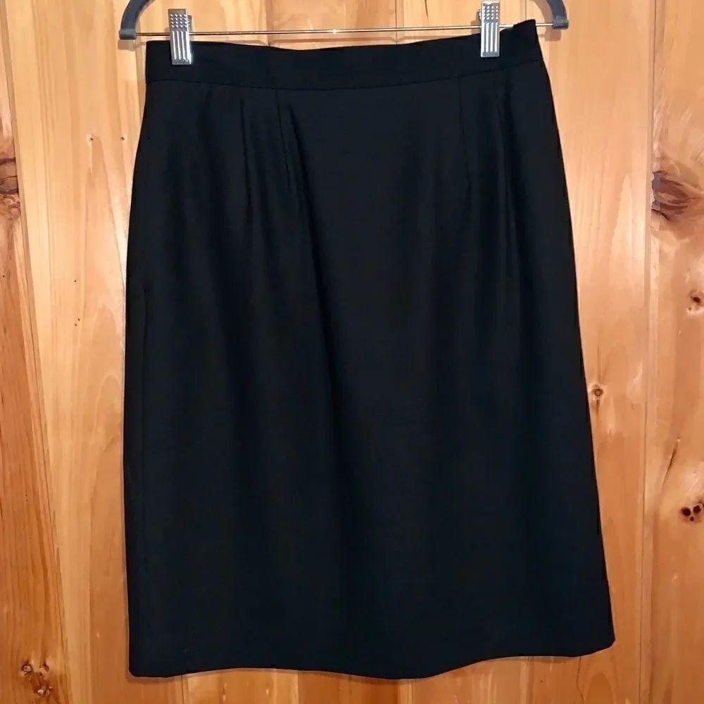 Lord & Taylor navy blue pencil skirt size 12P